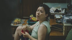 ‘기생충‘은 ”영어 영화 아니다”라는 비난에 ‘훌루’가 던진