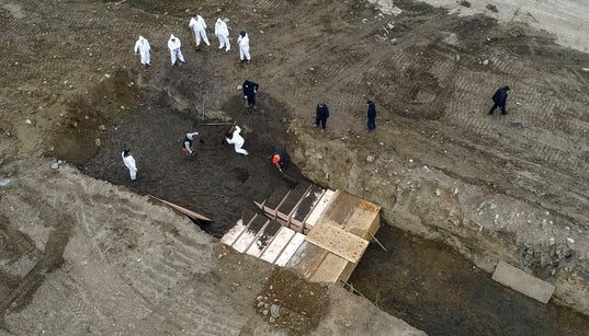 무연고 공동묘지가 뉴욕 코로나 사망자 ‘임시 매장지’로 거론되고