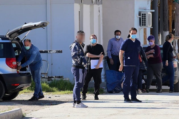 Στη Λάρισα Χαρδαλιάς και Τσιόδρας: Κρίσιμη η κατάσταση στον οικισμό Ρομά λόγω