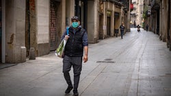 Após número de mortes desacelerar, Espanha flexibiliza confinamento e inicia retorno ao