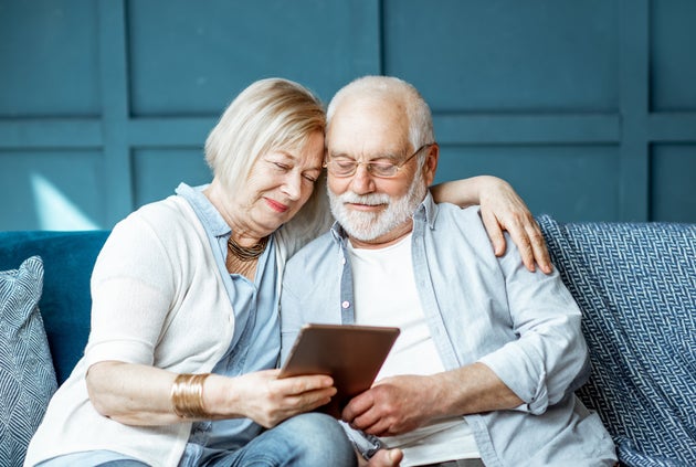 Le Confinement Des Personnes Agees Devrait Durer Jusqu A La Fin De L Annee Selon L Ue Le Huffpost Le Confinement Des Personnes Agees Devrait Durer Jusqu A La Fin De L Annee Selon L Ue Le Huffpost