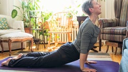 Este es el ejercicio físico más adecuado para personas mayores durante el