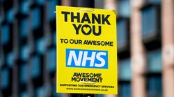 «Τους χρωστάω τη ζωή μου» είπε ο Μπόρις Τζόνσον για το προσωπικό του