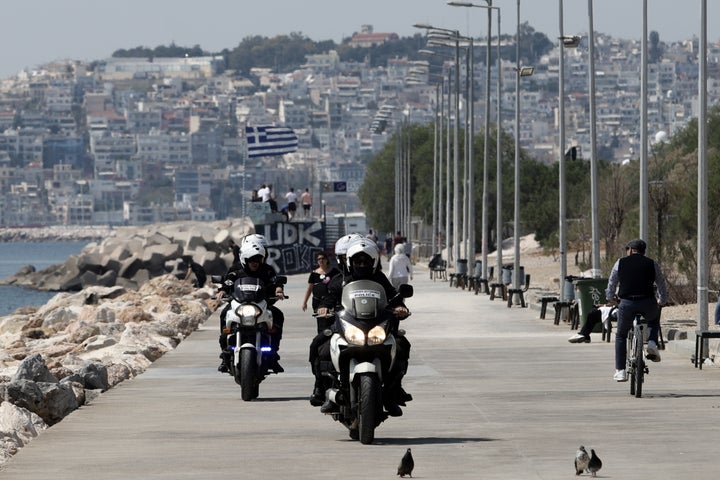 Αστυνομικές δυνάμεις σήμερα, Κυριακή στο Πάρκο Φλοίσβου στο Παλαιό Φάληρο