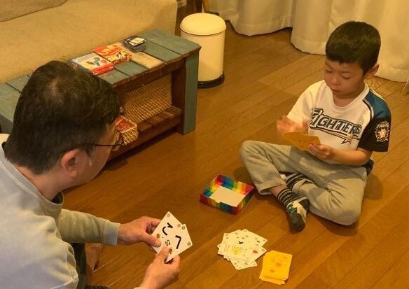 登園自粛で 保育園に行けない子どもとリフレッシュできる カードゲーム3選 ハフポスト