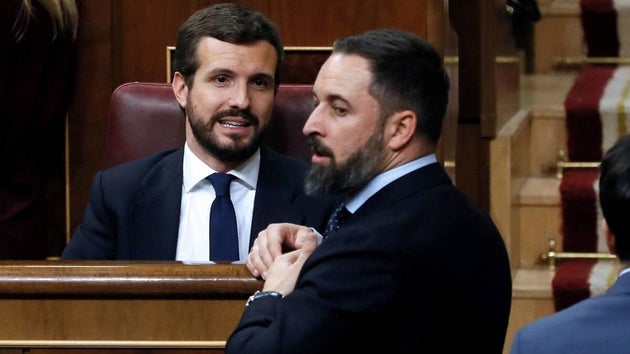 Pablo Casado (PP) y Santiago Abascal (Vox), en el