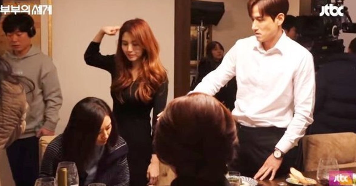 '부부의 세계' 살벌했던 '식탁씬' 촬영 현장의 '반전' 분위기 (비교 영상) | 허프포스트코리아