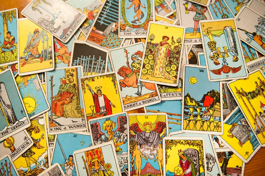 <div class="feature-caption"><em>Stuart uses the Rider-Waite-Smith deck. (Wendy George/Huffington Post)</em></div>