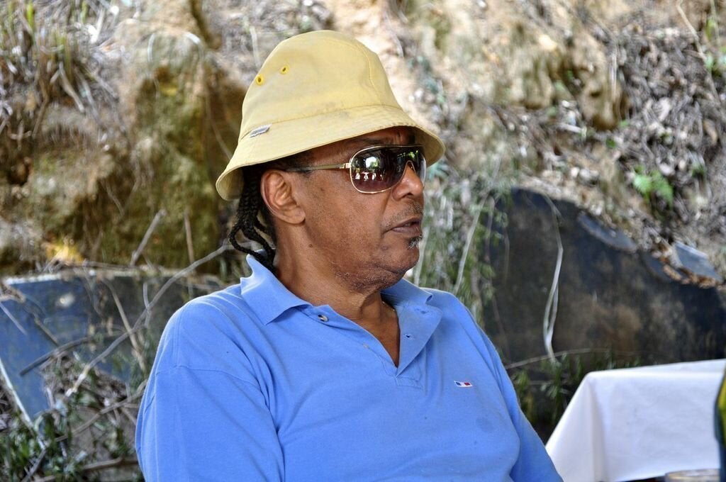 <div class="feature-caption"><em>Luiz Pinto at home in quilombo Sacopã. (Carolina Ramirez/The Huffington Post)</em></div>