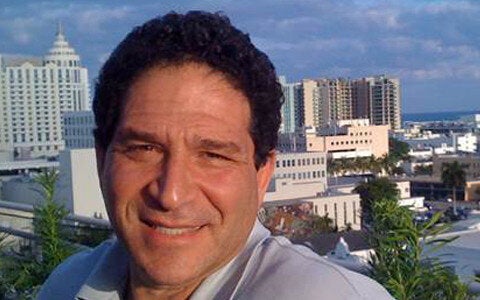 <div style="width:300;font-size:80%;"><em>Albert Angel convinced prosecutors to charge the hacker<br> who stole his domain name, P2P.com.</em></div>