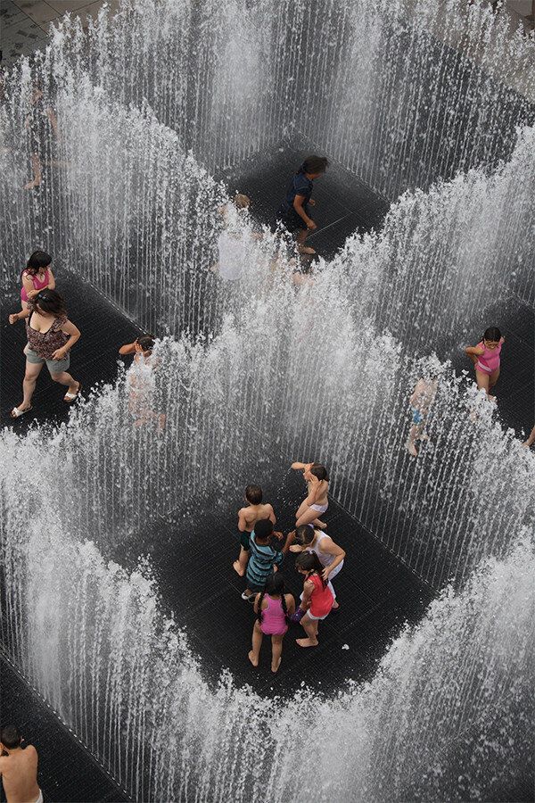 Jeppe Hein, Appearing Rooms (2004), at Hayward Gallery, Southbank Centre, London (2009).Photo: Jon Spence, courtesy König Galerie, Berlin, and 303 Gallery, New York.