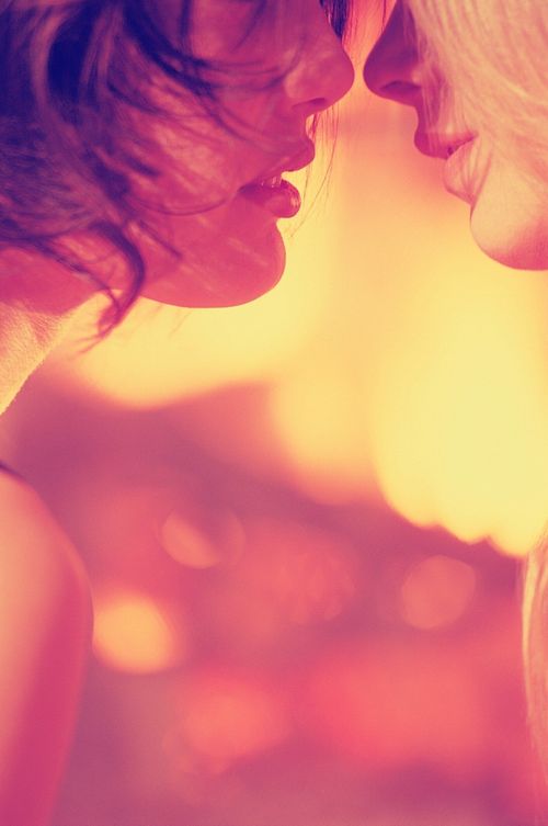 500px x 753px - Why So Many Straight Women Watch Lesbian Porn | HuffPost Women