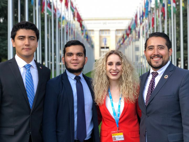 Michelle Houde, à l'Assemblée mondiale de la Santé 2019 (de l'Organisation mondiale de la santé), avec ses amis mexicains et hondurien