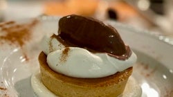 Tarta de queso sin horno con chantilly de