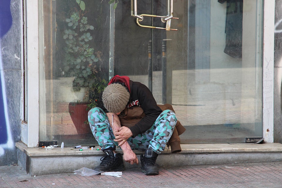 Οι εθελοντές που φροντίζουν τους χρήστες της Αθήνας εν μέσω