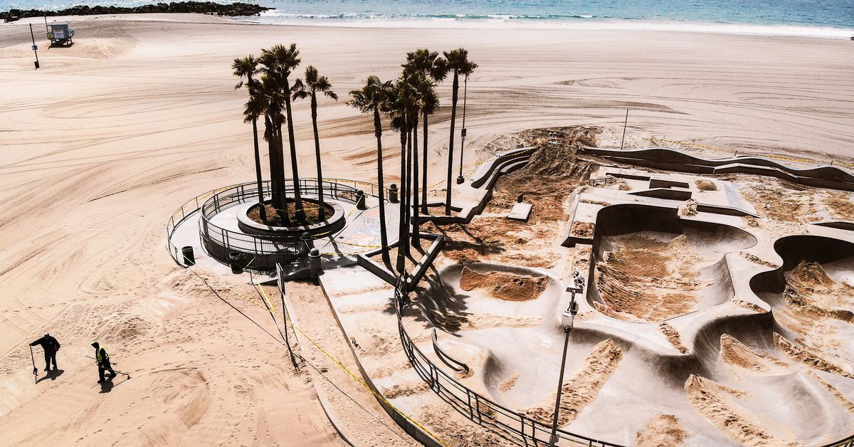 During world. Venice Skatepark. Park with Sand.