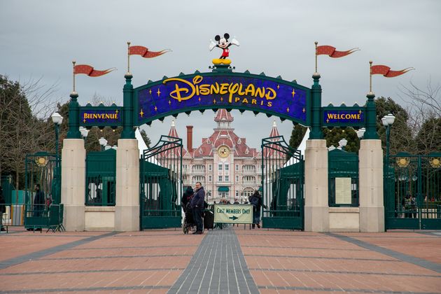 米 ディズニー 従業員10万人解雇で日本のtdrは 臨時休園中の休業補償を5月まで増額 新型コロナ ハフポスト