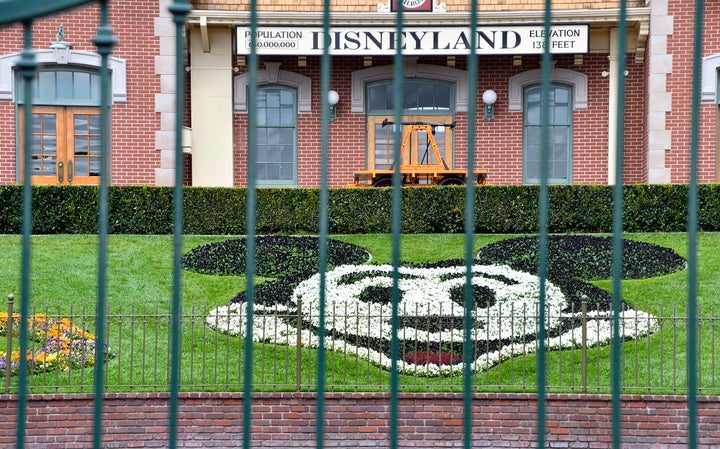 アメリカにある全てのディズニーのテーマパークも臨時休園となっている