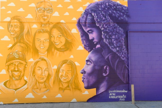 Une fresque honorant toutes les victimes de l'accident d'hélicoptère : Kobe Bryant, Gianna...