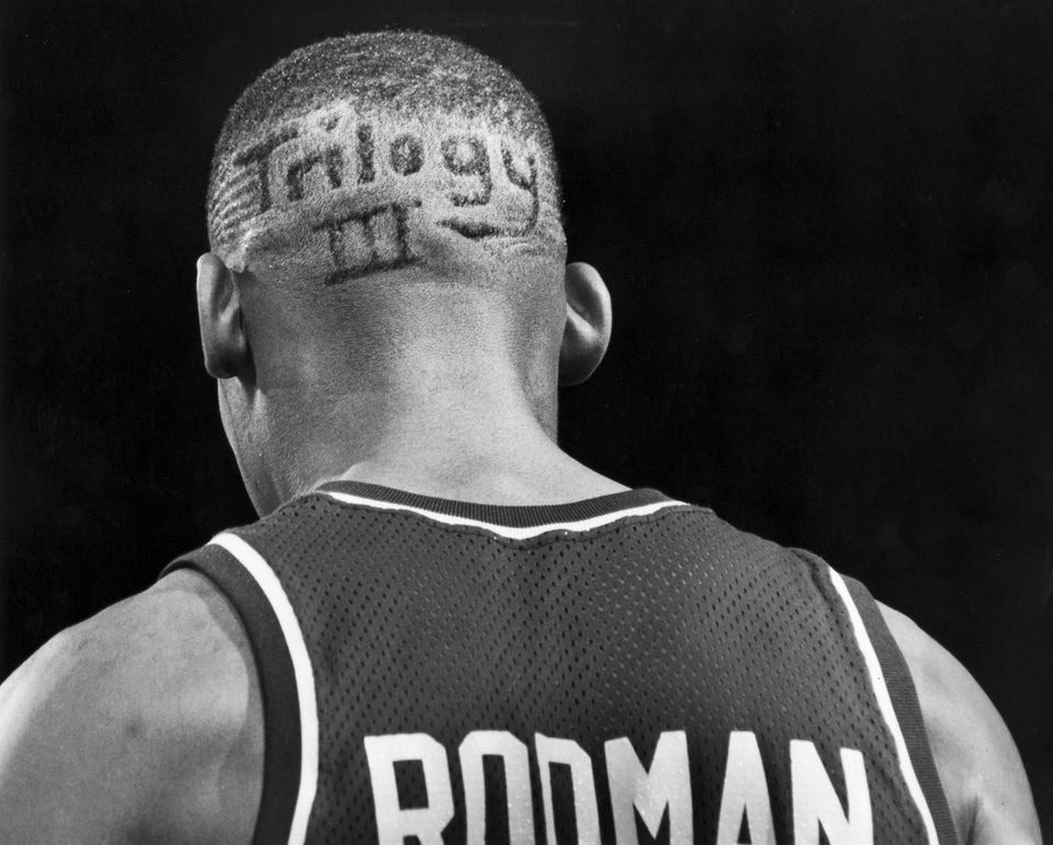 28 Photos Of Dennis Rodman's Iconic, Ridiculously Colorful Hair