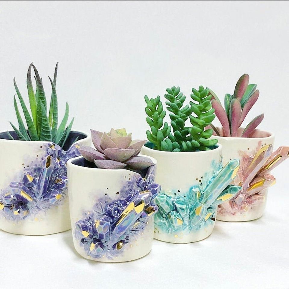 Yardwe 2pcs Ceramics Succulent Pots Cactus Plant Flower Pot Mini Porcelain Planter with Dragonfly Iron Stand for Garden Home Decoration 