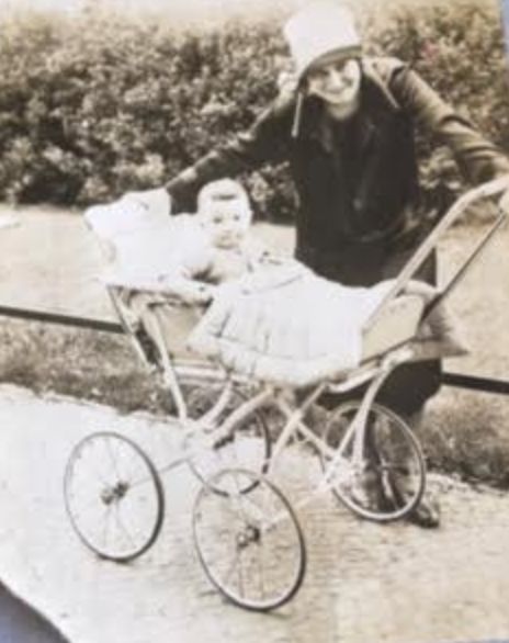 Ziggy Bernstein as a baby in Berlin with his mother