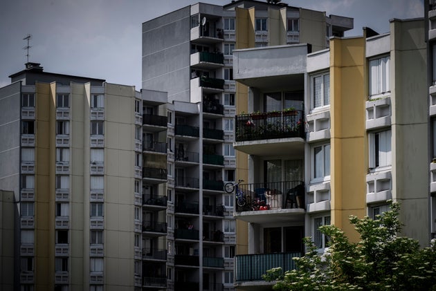 Pour Le Pouvoir D Achat Des Familles Bobigny Annule Les Loyers Hlm En Avril Le Huffpost