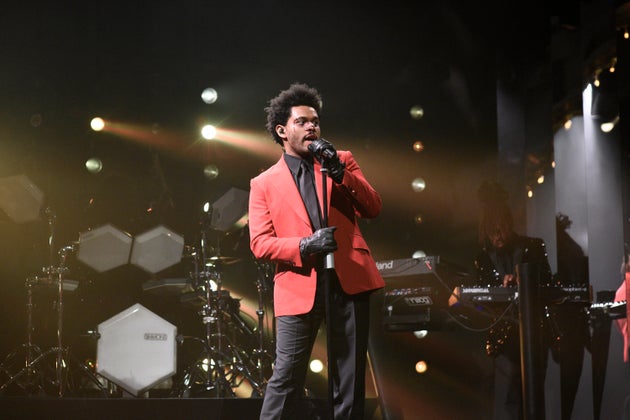 The Weeknd Urges Fans To Back Captain Tom Moore For Number One As Chart Battle Nears End