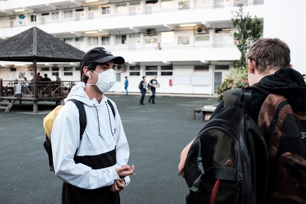 Ã NoumÃ©a en Nouvelle-CalÃ©donie, les lycÃ©ens du lycÃ©e LapÃ©rouse...