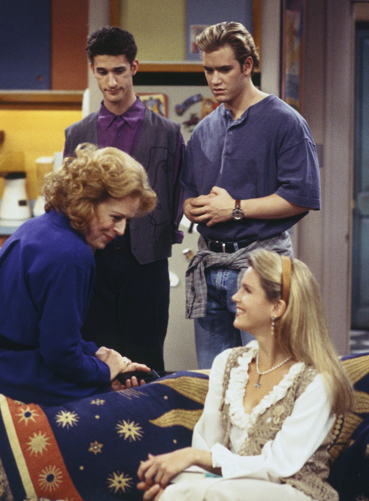 Holland Taylor, Dustin Diamond, Mark-Paul Gosselaar and Anne Tremko in an episode of "Saved by the Bell: The College Years."