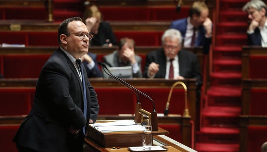 Les députés LR veulent faire tester tous les enseignants avant le