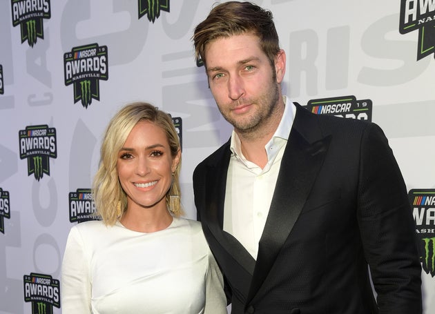 Kristin Cavallari and Jay Cutler announced Sunday that they are divorcing after 10 years of marriage.