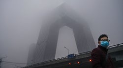 BLOG - Coronavirus et pollution: le monde économique joue toujours plus avec notre