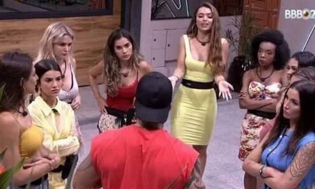 Mulheres da casa questionam o participante Hadson após descobrir estratégia dos homens no reality.