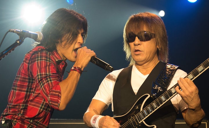 B Zが Home の Home バージョンを公開 それぞれの自宅からオンラインでセッション ハフポスト アートとカルチャー B Zが Home の Home バージョンを公開 それぞれの自宅からオンラインでセッション ハフポスト アートとカルチャー