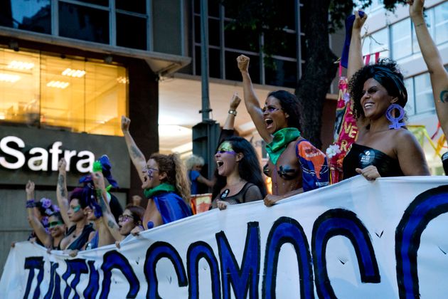 Mulheres marcham no Dia Internacional da Mulher, em 8 de março de 2019, no Rio de Janeiro.