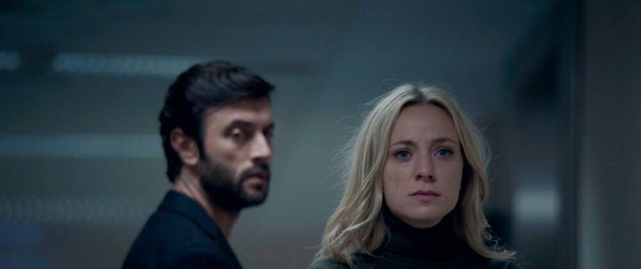 Javier Rey y Ángela Cremonte en 'Mentiras'.