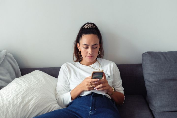 If your screen time is affecting your mental health, these mindfulness tips should help.