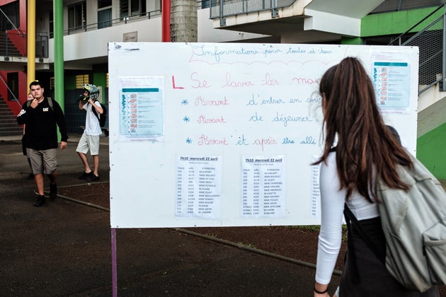 Non Le Coronavirus Ne Transforme Pas L Education Nationale