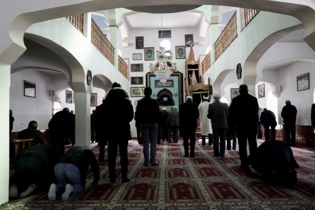 Φωτογραφία αρχείου 25/2/2020: Προσευχή Μουσουλμάνων σε τζαμί στο χωριό Ωραίο Ξάνθης 