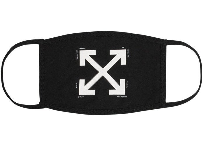 La mascarilla con el logo de Off-White.