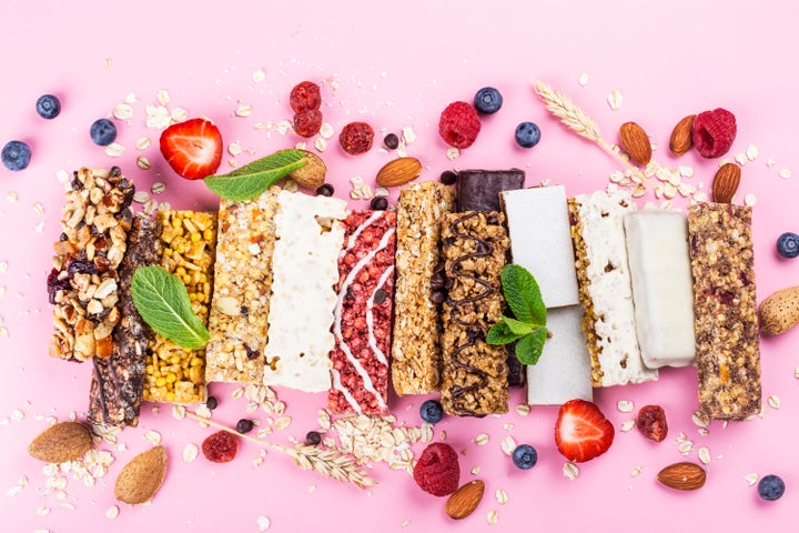 Look for granola bars that are between 100-200 calories, reasonably low in carbs (roughly 15 grams per bar), contain 3 grams or more of fiber (5-7 grams is ideal) and at least 6 grams of protein.