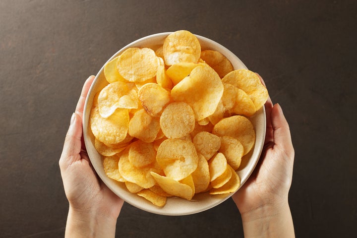 Aim for a minimum of 3 grams of fiber and protein per serving of potato chips.