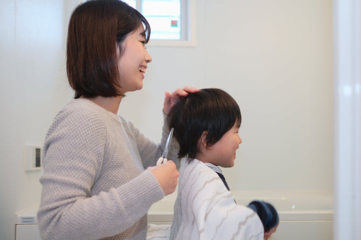 子どものヘアカット 家でするには 失敗しにくい 便利なグッズ5選 ハフポスト News 子どものヘアカット 家でするには 失敗しにくい 便利なグッズ5選 ハフポスト News