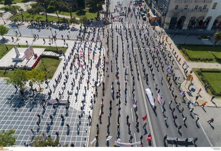 Συγκέντρωση με αποστάσεις και στην Θεσσαλονίκη.