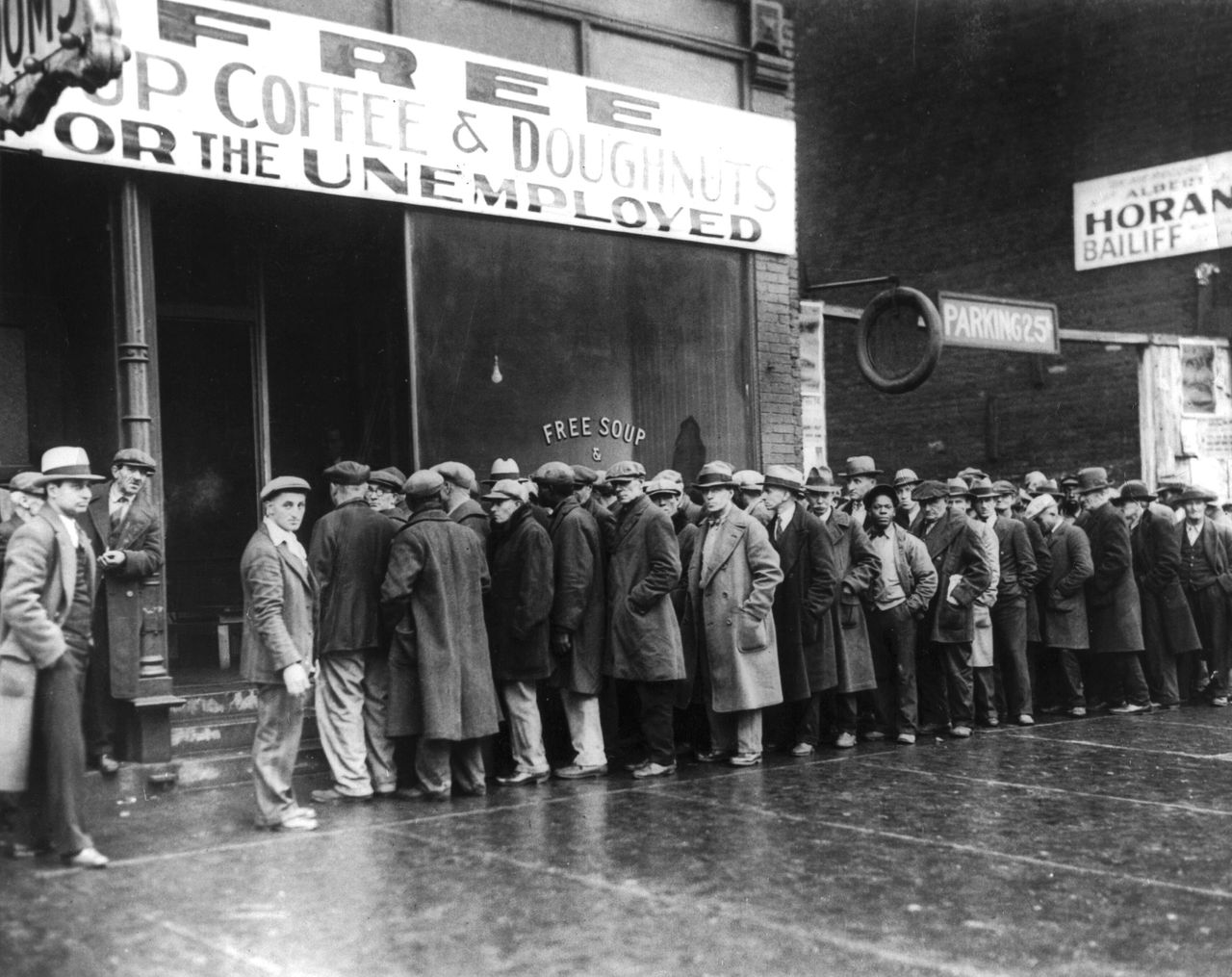 Chicago 1929 -30. Συσσίτια κάποια από αυτά όπως το συγκεκριμένο το χρηματοδοτούσε ο Αλ Καπόνε. United States,, National archives. Washington, . (Photo by: Photo12/Universal Images Group via Getty Images)