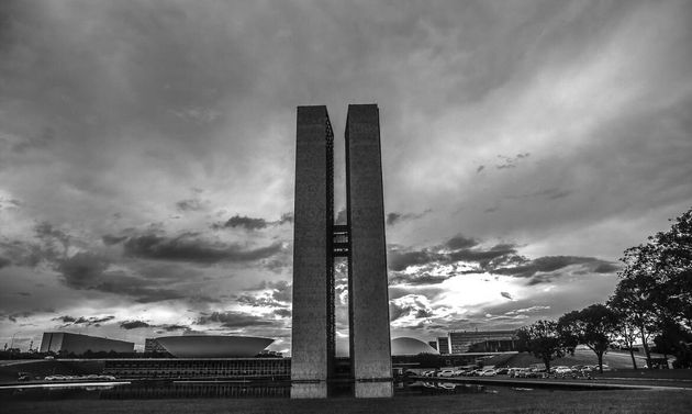 Senado aprova socorro de R$ 125 bilhões a estados e municípios. serão direcionados Serão R$ 60 bilhões em quatro parcelas mensais, R$ 50 bilhões serão para uso livre e R$ 10 bilhões exclusivamente em ações de saúde e assistência social.