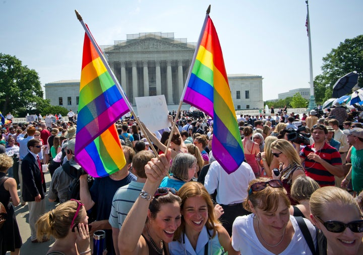 判決の日、ワシントンD.C.の連邦最高裁には大勢の人たちが集まった