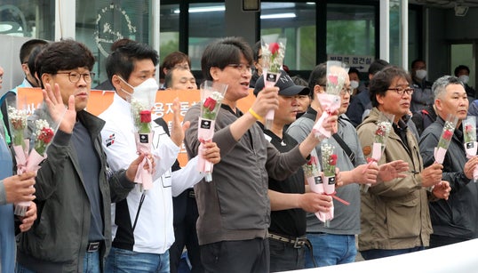 쌍용자동차 해고자들이 11년 만에 모두 일터로