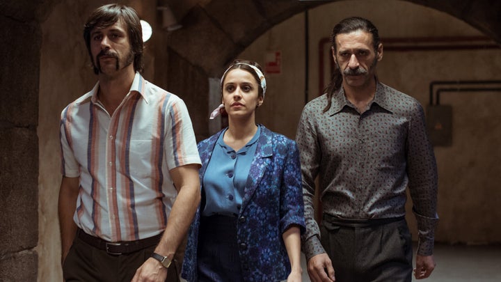 Pacino, Lola y Alonso en el último episodio de la tercera temporada de 'El Ministerio del Tiempo'.
